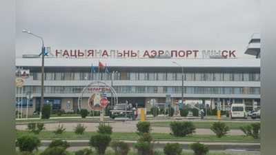 Изрображение 'В аэропорту Минска штормовой ветер повредил восемь самолетов'