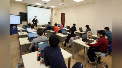 Изрображение 'Стартовали курсы по программированию мобильных приложений для школьников'