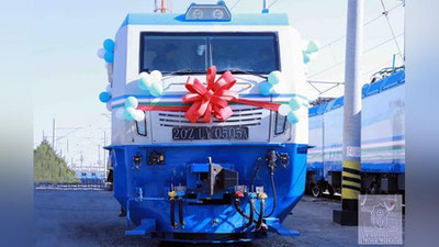 Изрображение 'В Узбекистан прибыл очередной электровоз из Китая'