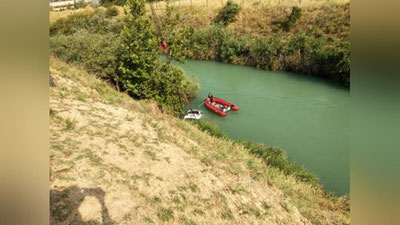 'Mashinasida chuqurligi 5 metr bo`lgan “Bo`zsuv” kanaliga​ tushib ketgan  ayolga yordam ko`rsatildi'ning rasmi