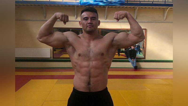 '“Ajdar“ laqabli o`zbekistonlik sportchi universal janglarda jahon chempioni bo`ldi'ning rasmi