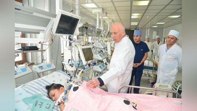 Изрображение 'Министр здравоохранения посетил в больницах юных пациентов (видео)'