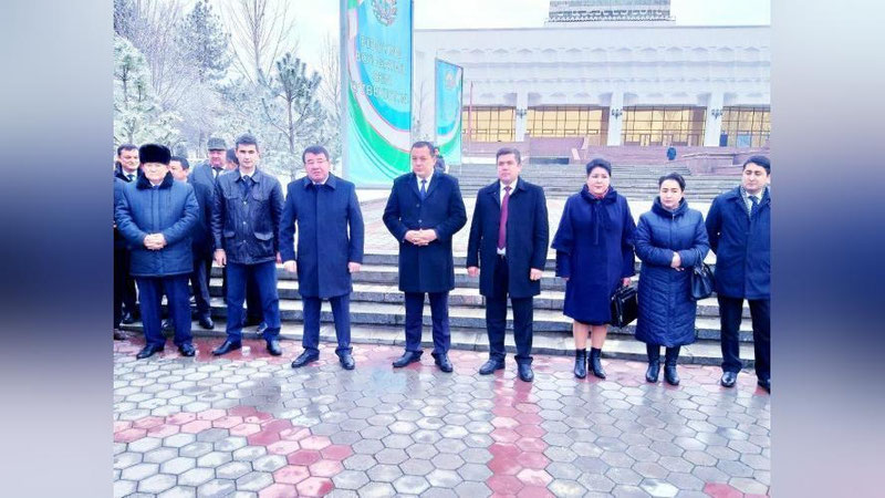 'Bugun Surxondaryo hokimi viloyatdan kelib poytaxtda tahsil olayotgan talabalar bilan uchrashmoqda'ning rasmi