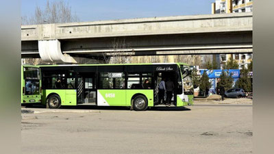 Изрображение 'В Учтепинском районе загорелся мотор у пассажирского автобуса (видео)'