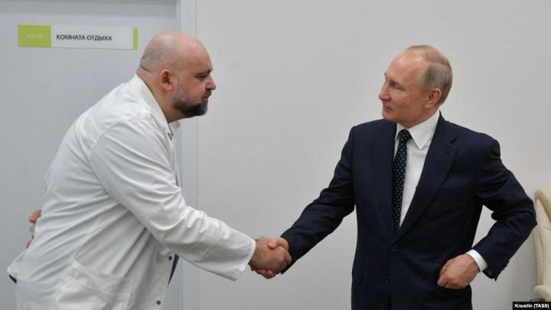 'Kommunarka bosh shifokorida koronavirus aniqlandi. U yaqinda Putin bilan ko`rishgandi'ning rasmi