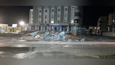 Изрображение 'Ураганный ветер обрушился на Бухару и Навои: последствия (фото, видео)'