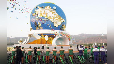 Изрображение 'Гурбангулы Бердымухамедов открыл гигантский монумент "Велосипед"'