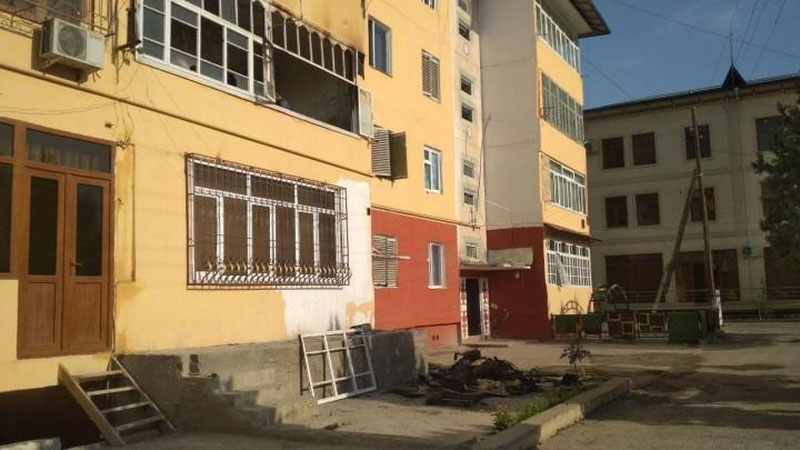 Изрображение 'В Наманганской области во время пожара эвакуировали жильцов многоэтажки'