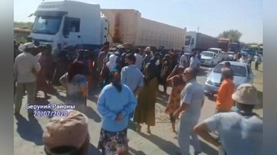'Qoraqalpog`istonda suvsiz qolib, Nukus-Toshkent yo`lini to`sgan aholining muammosi hal etildi'ning rasmi