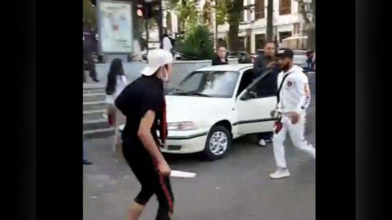 'Toshkentda elektroshok va pichoq ko`targan repperlar o`rtasida ommaviy janjal bo`ldi. Tekshiruv boshlangan (video)'ning rasmi