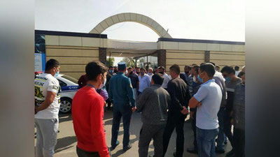 Изрображение 'На "ферганском пятаке" в Ташкенте выявили двух таксистов с холодным оружием'