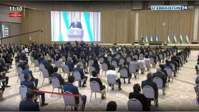Изрображение 'Президент Шавкат Мирзиёев выступил на торжественном собрании в честь Дня учителя'