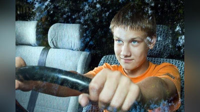 'O`zbekistonda o`n olti yoshdan avtomobil boshqarishga ruxsat berish haqidagi taklifga YHXBB munosabat bildirdi'ning rasmi