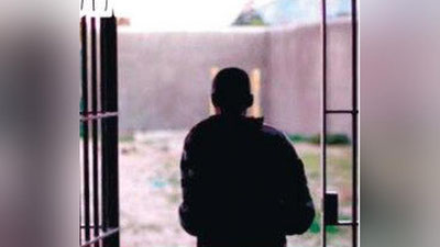 'Aybsiz aybdor bo`lgan huquqshunos 8 yildan so`ng oqlandi'ning rasmi