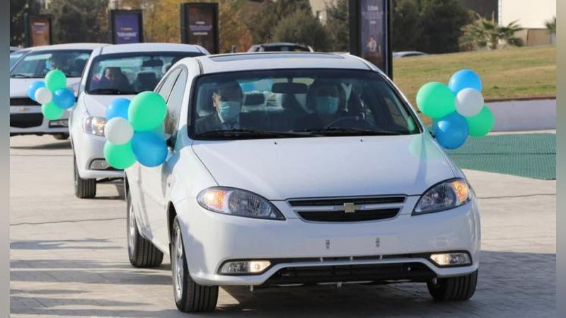 'Qashqadaryoda xalq ta`limi bo`limlari rahbarlariga xizmat avtomashinalari topshirildi'ning rasmi