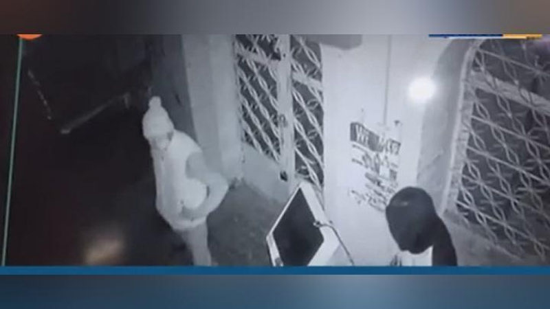 '"Пулларини олиб, ўзини ташлаб юбордик". Тошкентда 2 йигит 7 та банкоматни ўмарди (видео)'ning rasmi
