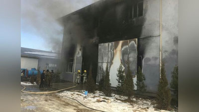 Изрображение 'На обувном предприятии в Ургуте произошел пожар (фото)'