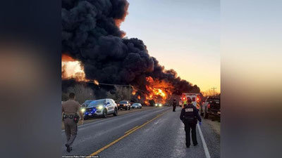 Изрображение 'В Техасе прогремел мощный взрыв после столкновения поезда с грузовиком (видео)'