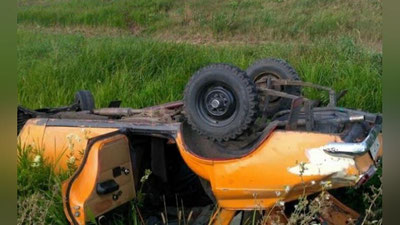 'Namanganda harakatdagi avtomobil ariqqa quladi. YTH yo`lovchining o`limiga sabab bo`ldi'ning rasmi