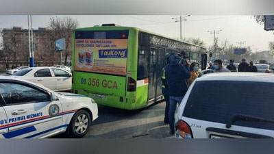 Изрображение 'В Ташкенте столкнулись "Матиз" и автобус'