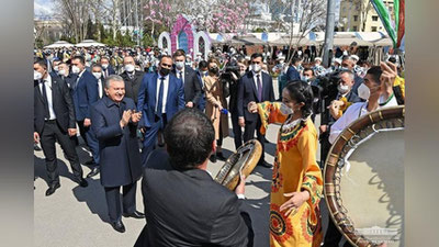 Изрображение 'Глава государства принял участие в народных гуляниях (фото)'