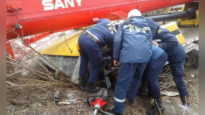 'Toshkent-O`sh yo`lida yo`nalishidan chiqib ketgan avtokran 4 ta avtomobilga borib urildi (foto)'ning rasmi