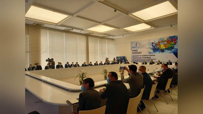 'Aholini uy-joy bilan ta`minlash masalalari bo`yicha ochiq muloqot boshlandi'ning rasmi