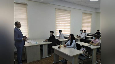 'Madaniyat vaziri talabalarga mahorat darsi o`tdi'ning rasmi