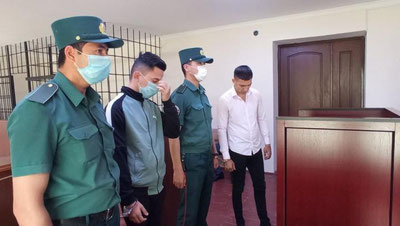 'Samarqandda Alisher Navoiy haykali oldida noo`rin xatti-harakat  sodir etgan yigit 15 sutka "o`tirib" chiqadigan bo`ldi (video)'ning rasmi