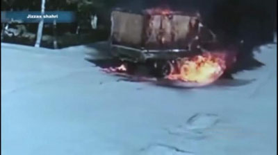 'Jizzaxda yuk avtomobili yonib ketdi(video)'ning rasmi
