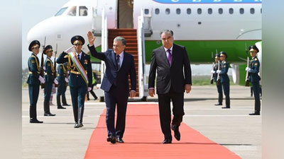 Изрображение 'Шавкат Мирзиёев прибыл в Душанбе (фото)'