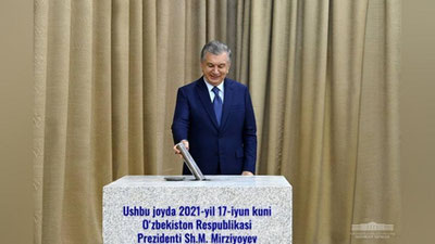 Изрображение 'Президент заложил первый камень на месте строительства нового города в Андижанской области (фото)'