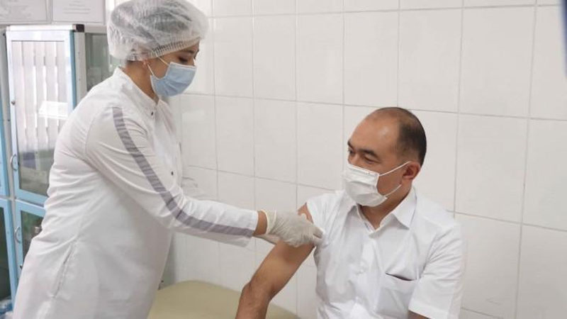 'AOKA rahbari bugun vaksinaning ikkinchi bosqichini qabul qildi'ning rasmi