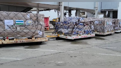 Изрображение 'Из США в Узбекистан прибыл гуманитарный груз с медицинскими масками'