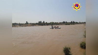 'Chirchiq daryosida suv sathining keskin ko`tarilishi oqibatida 5 kishi daryo o`rtasida qolib ketdi'ning rasmi