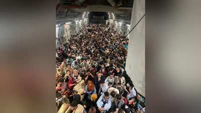 Изрображение 'Военные США вывезли больше 600 афганцев в одном самолете (видео)'