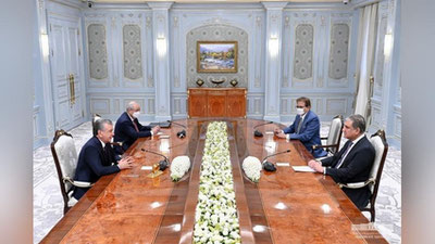 'O`zbekiston Prezidenti Pokiston tashqi ishlar vazirini qabul qildi'ning rasmi