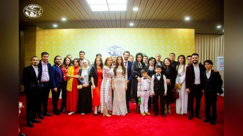 '“Bir kunlik to`y” kinokomediyasining premerasi bo`lib o`tdi'ning rasmi