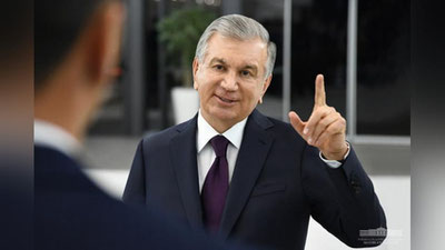 '"Hammadan ko`ra menga qadrdonsizlar..." Prezident jizzaxliklar bilan uchrashdi'ning rasmi