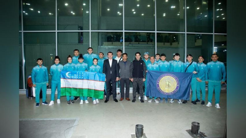 'Dzyudochilar harbiylar o`rtasidagi jahon chempionatida qatnashish uchun Parijga jo`nab ketishdi'ning rasmi