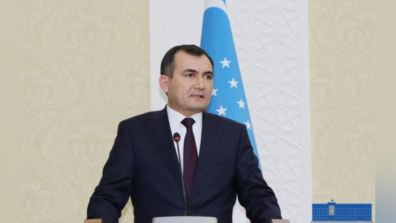 '"IIB xodimi og`ir, bosiq va madaniyatli bo`lishi kerak-ku". Qashqadaryo hokimi Chiroqchidagi holatga munosabat bildirdi'ning rasmi