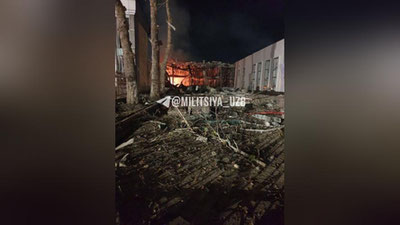 Изрображение 'Под обломками разрушенного торгового комплекса в Денау нашли тело погибшего'