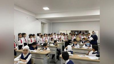 Изрображение 'В МНО призвали не политизировать вопрос ношения красных галстуков в столичной школе'