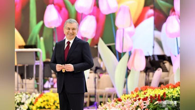 Изрображение 'Президент Узбекистана поздравил женщин и вручил им ордена и медали (фото)'