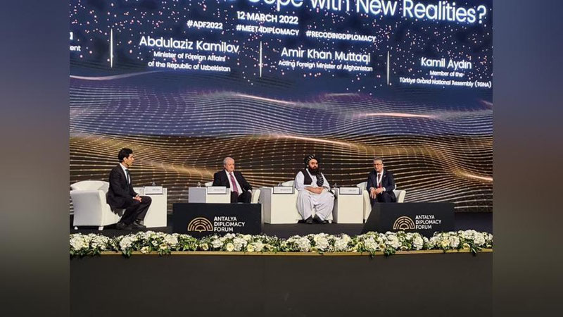 'Абдулазиз Камилов Анталиядаги форумда Афғонистонда тинчлик ўрнатиш борасида Ўзбекистоннинг саъй-ҳаракатлари ҳақида маълумот берди'ning rasmi