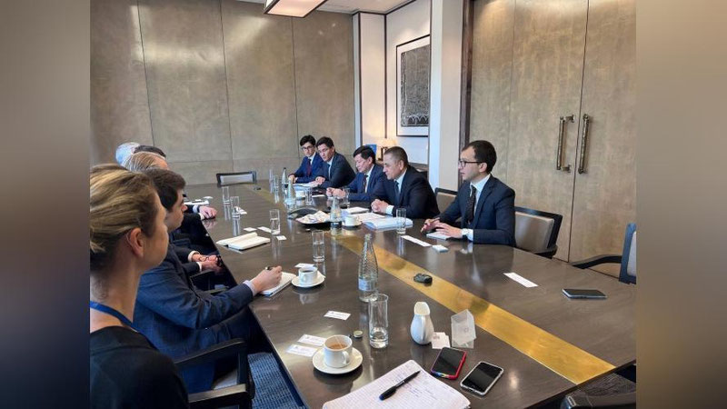 Изрображение 'Глава «Узбекнефтегаза» встретился в Лондоне с руководством банка «Barclays»'