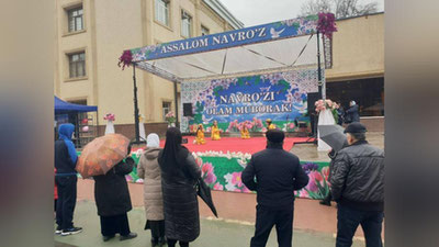 Изрображение 'МНО отреагировало на фото легко одетых школьниц, выступающих на празднике'