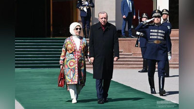 Изрображение 'Глава Узбекистана и президентская чета Турции улетели в Хорезм'