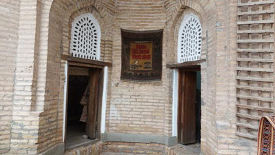 'Тарихий обидаларда эшиклар нега одам бўйидан кичик қилиб ишланган?'ning rasmi