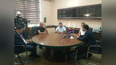 '“Sevimli”да журналист ва тасвирчига куч ишлатилгани юзасидан йиғилиш ўтказилди (видео)'ning rasmi